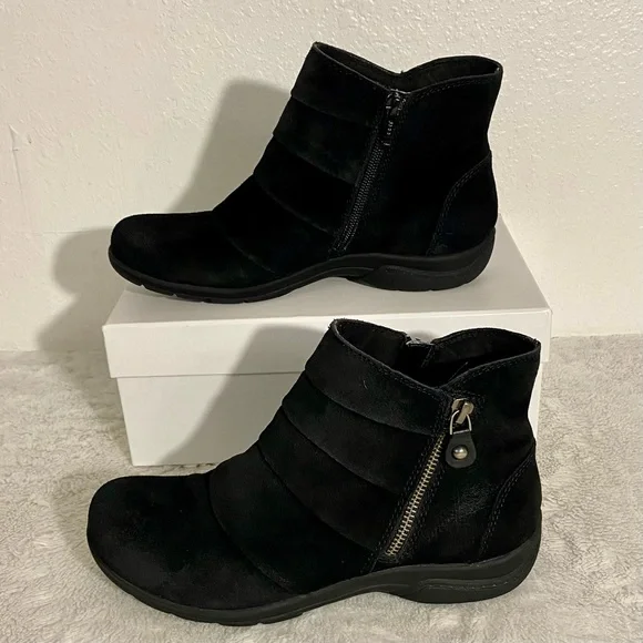 Clarks Christine Sway Black Suede Ankle Boots Women’s Size 7M Dual Zippers - Picture 2 of 10